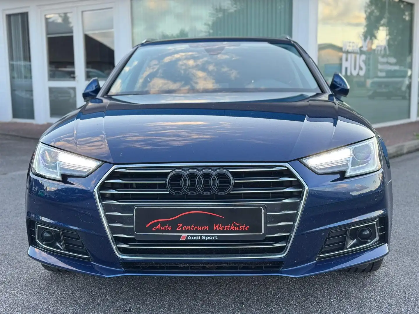 Audi A4 Avant 2.0 TDI design S-Tronic AHK ACC Kamera Blauw - 2