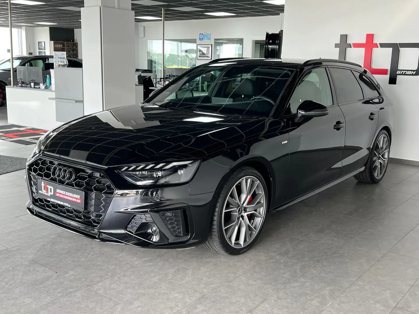 Audi A4 40 TFSI Avant S-line MATRIX 19-Alu AHK Schwarz - 2