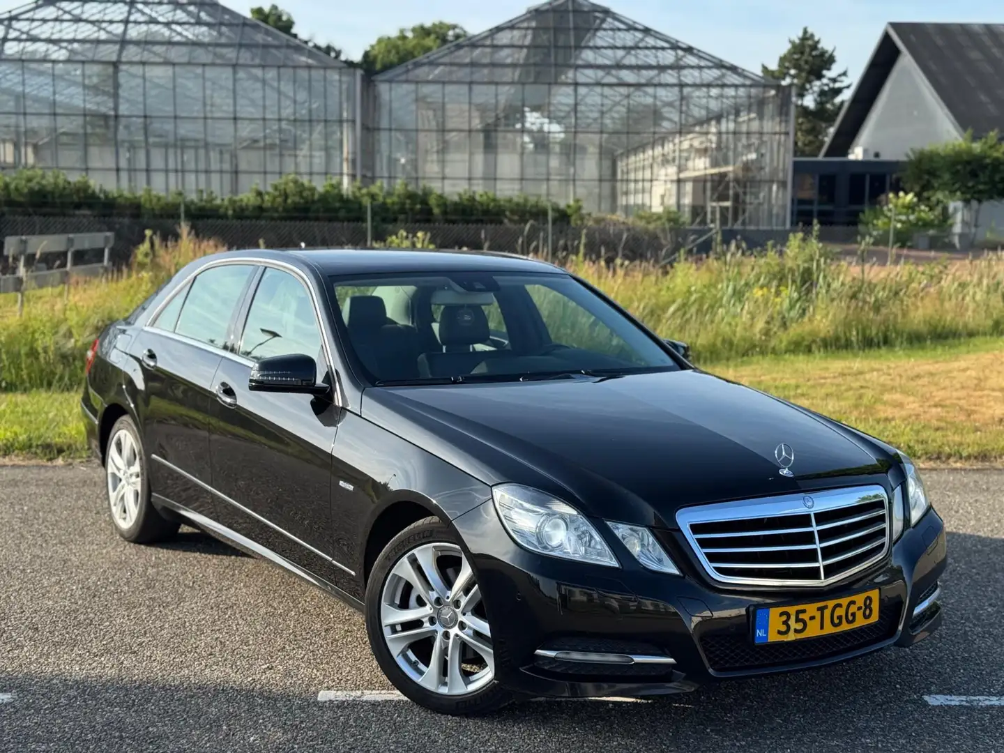 Mercedes-Benz E 200 CDI Business Class Avantgarde AUT | Xenon | Navi | Zwart - 2