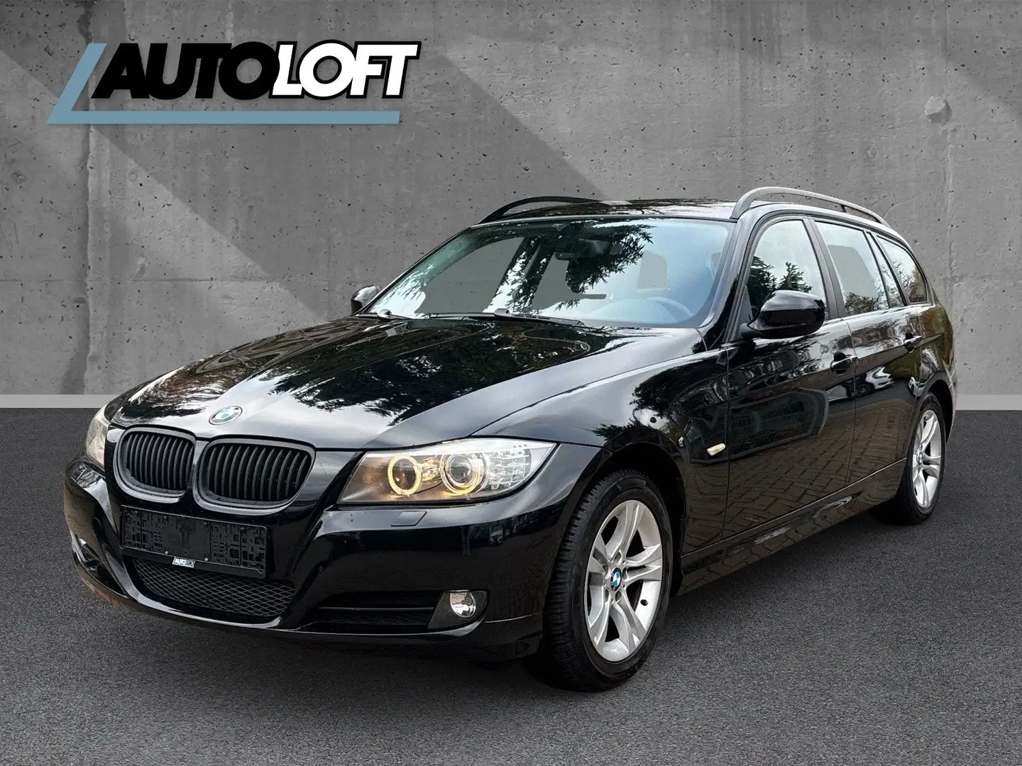 BMW 318 i Touring AHK/SHZ/PDC/TEMP./XENON Schwarz - 1