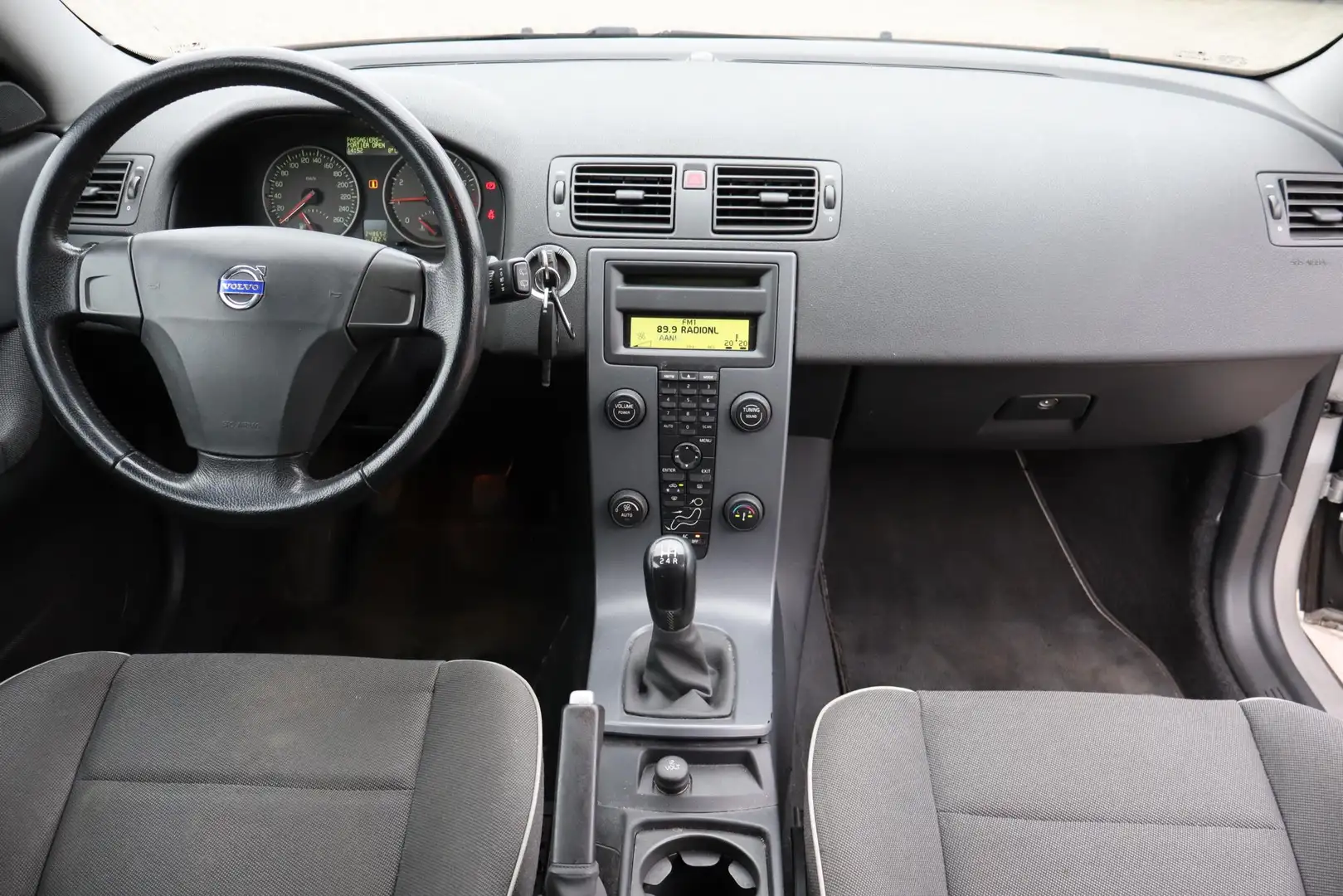 Volvo C30 2.0 Kinetic Airco, Climate control, Trekhaak, Lich Grijs - 2