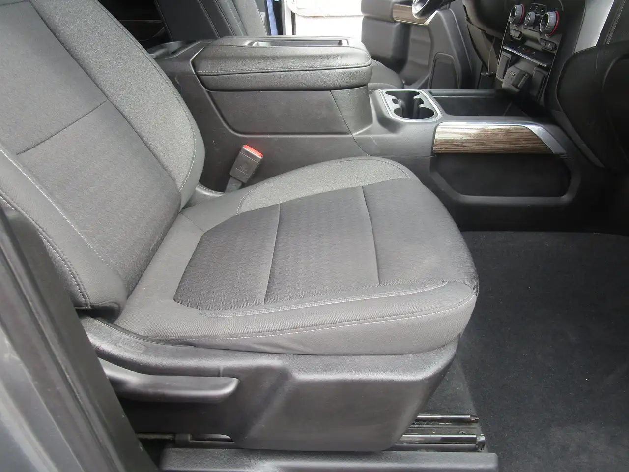 Chevrolet Silverado 1500 снимка Chevrolet Silverado 1500