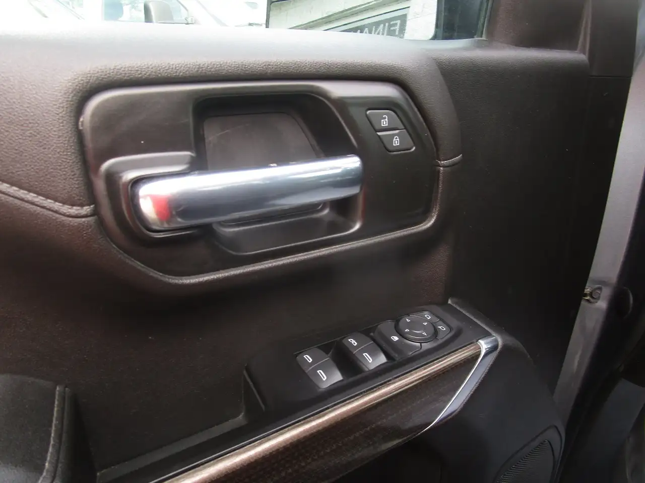 Chevrolet Silverado 1500 снимка Chevrolet Silverado 1500
