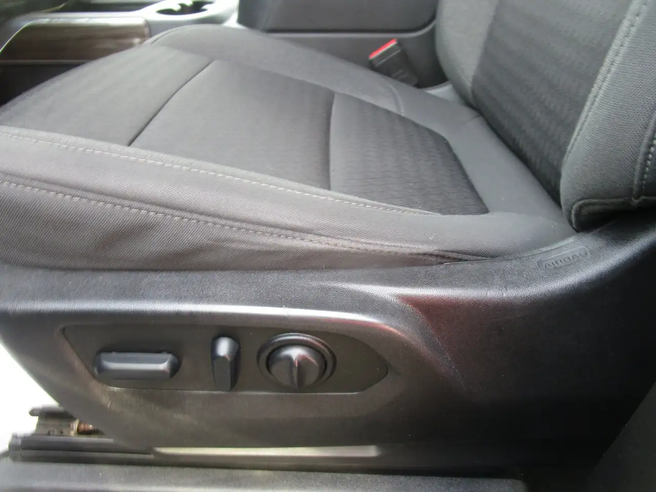 Chevrolet Silverado 1500 снимка Chevrolet Silverado 1500