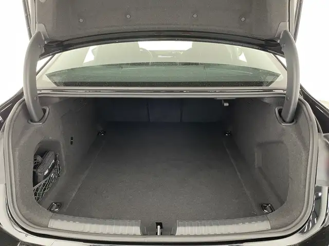 Audi A6 view 7