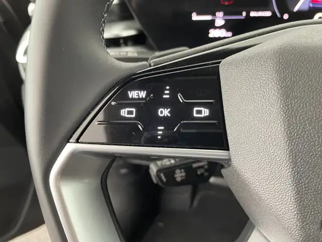 Audi A6 view 14