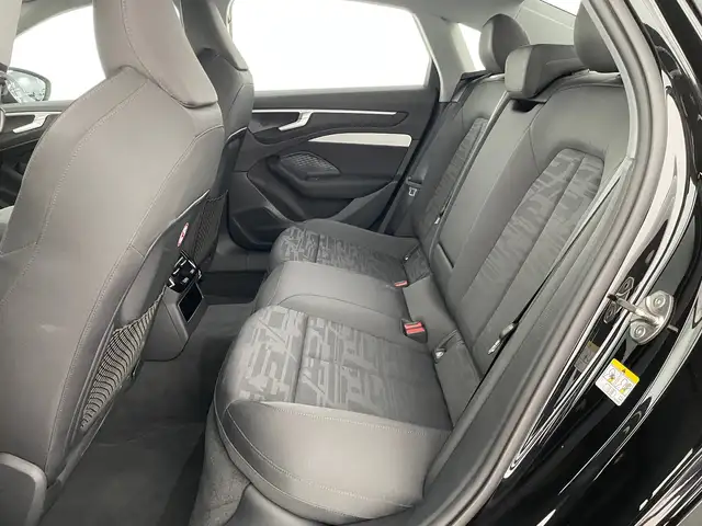 Audi A6 view 11