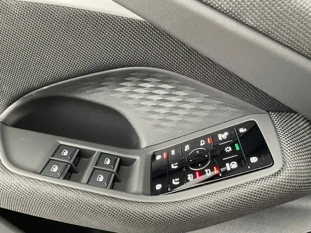 Audi A6 view 30