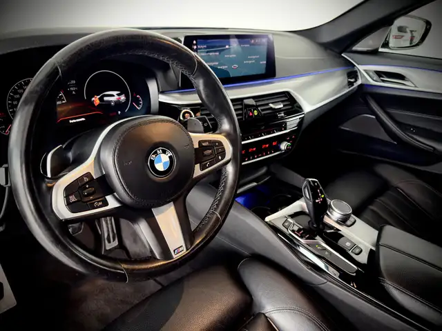 BMW 5 Series view 13