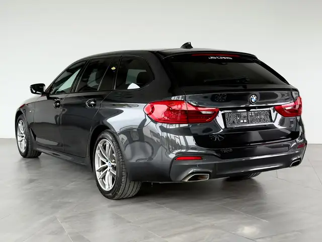 BMW 5 Series view 7