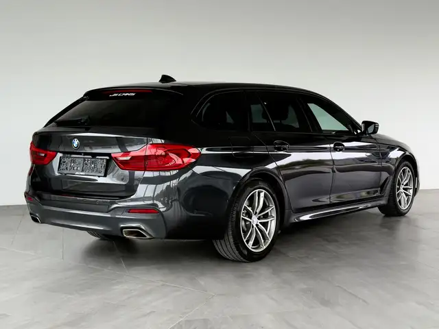 BMW 5 Series view 11