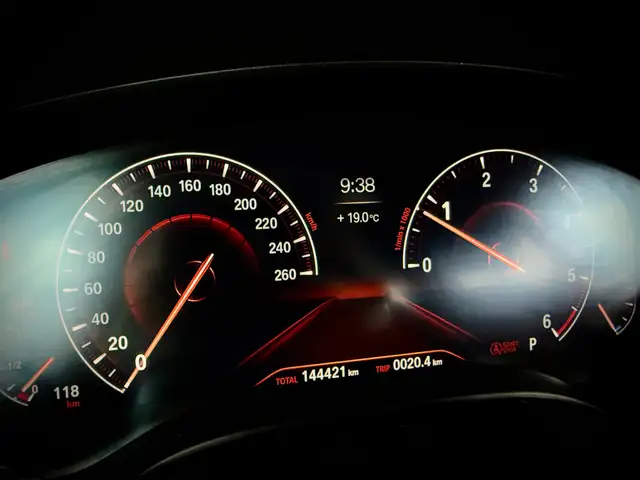 BMW 5 Series view 15