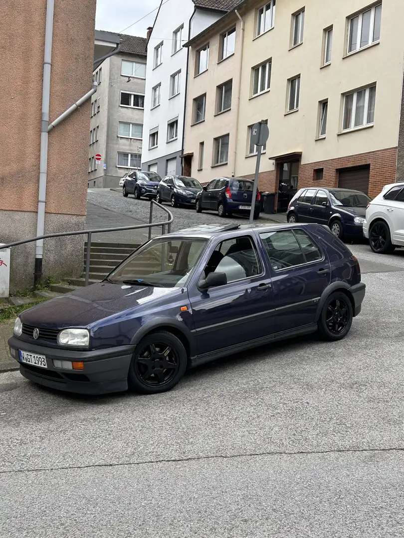 Volkswagen Golf 1.8 GT - 1