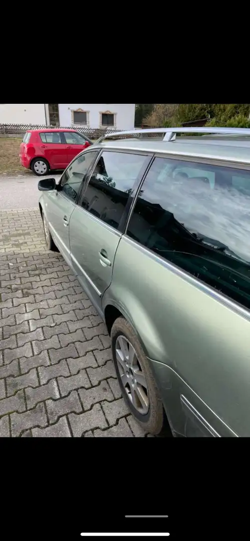 Volkswagen Passat 1,9 TDI 4motion Grün - 2