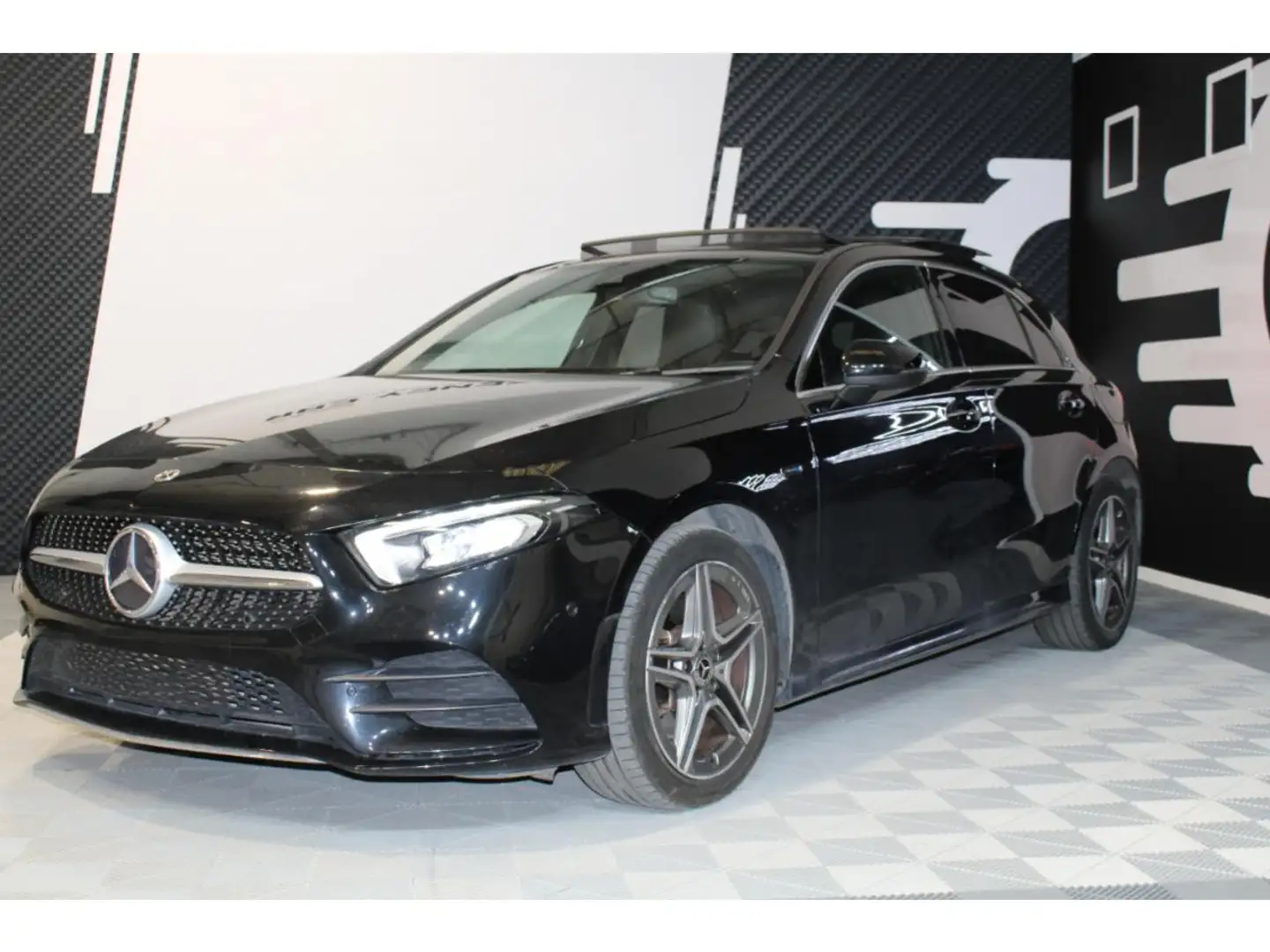 Mercedes-Benz A 250 250 e -AMG Line Suivi Mercedes Nero - 2