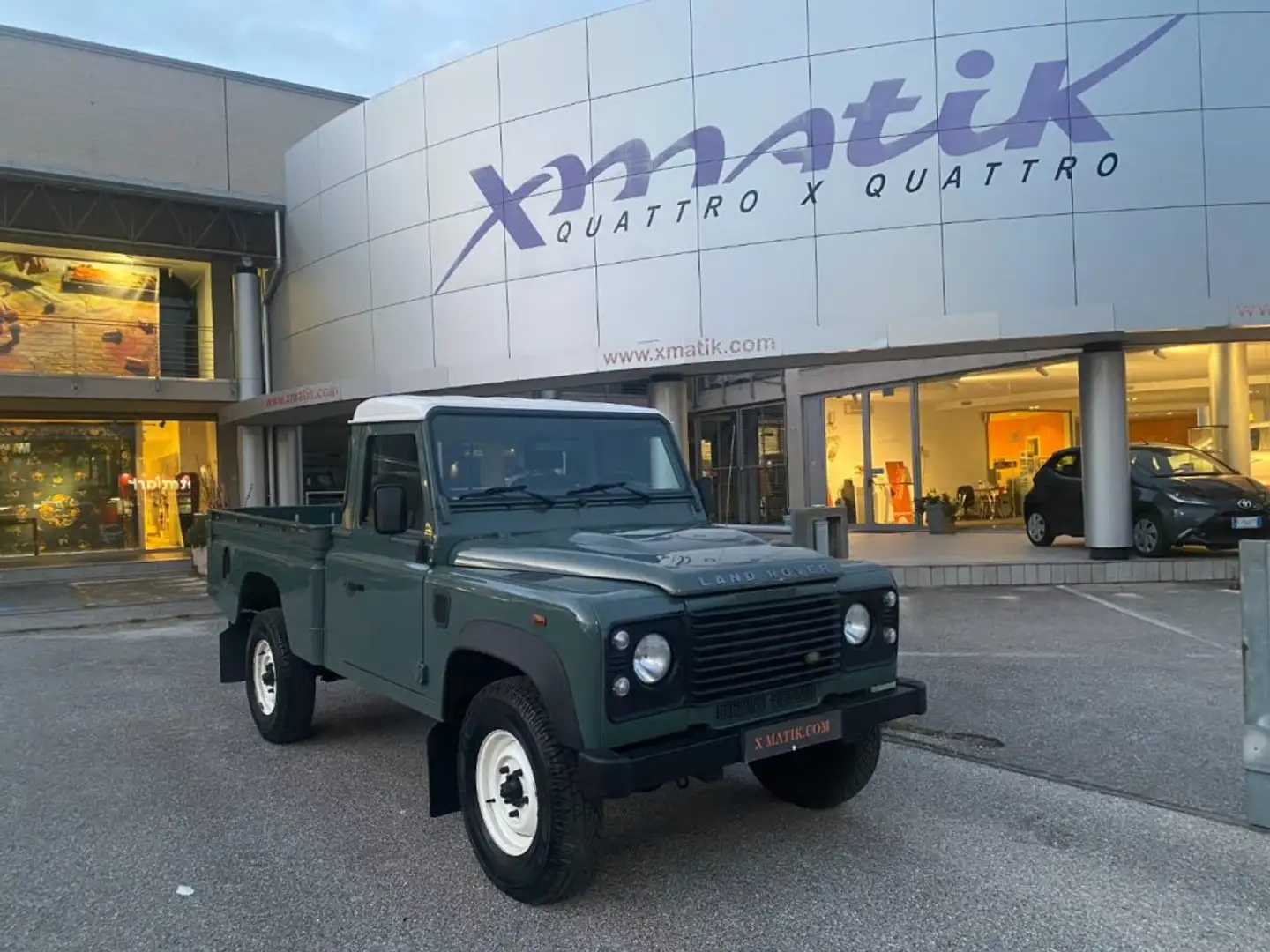 Land Rover Defender 110 2.4 TD4 High Capacity Pick-up PREZZO + IVA Verde - 1