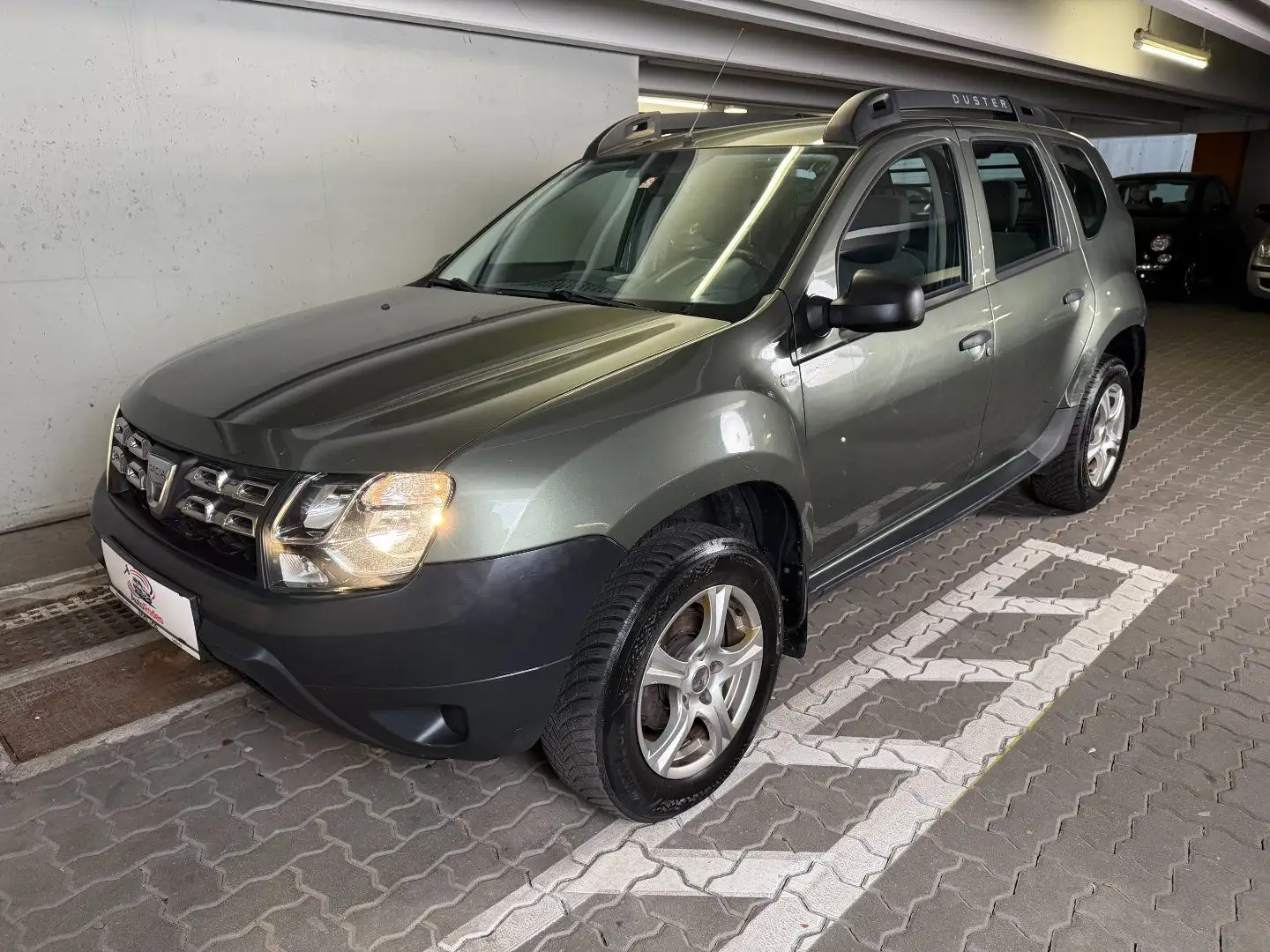 Dacia Duster Ambiance 4x2 90 dCi Grün - 1