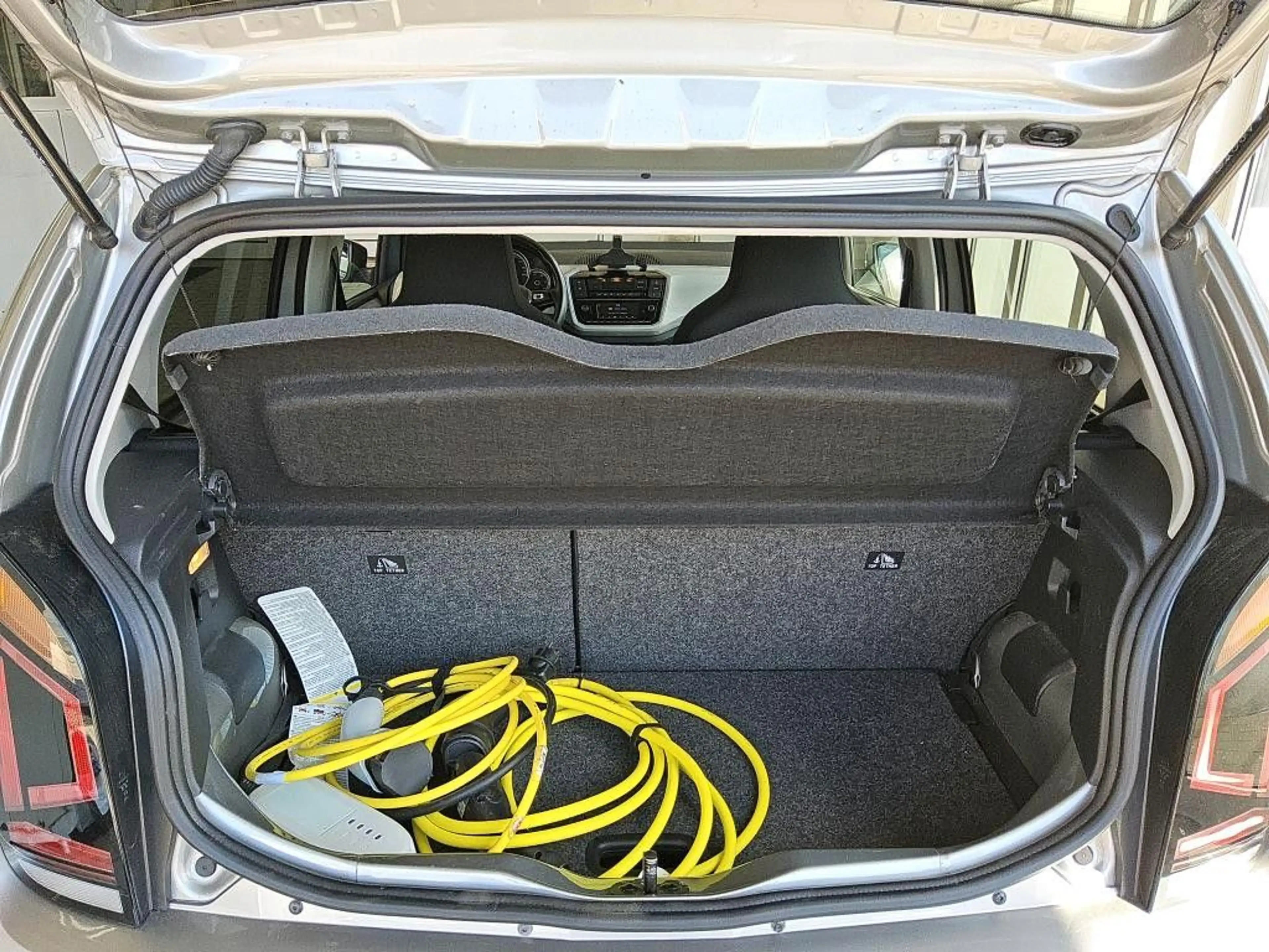 Volkswagen e-up! move Aut. Navi SHZ PDC Kamera CCS — photo 7