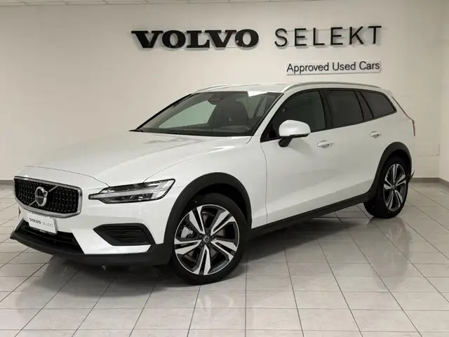 Volvo V60 Cross Country B5 AWD automatico Plus