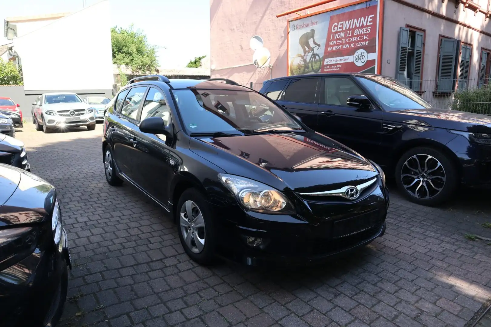 Hyundai i30 CW 1.6 CRDi 66 kW Klima PDC TÜV Schwarz - 1