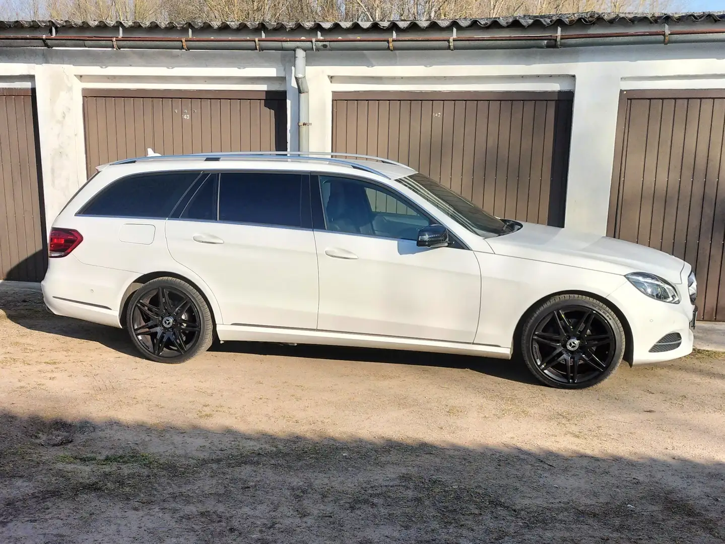 Mercedes-Benz E 250 E-Klasse T-Modell T 7G-TRONIC Avantgarde Weiß - 2