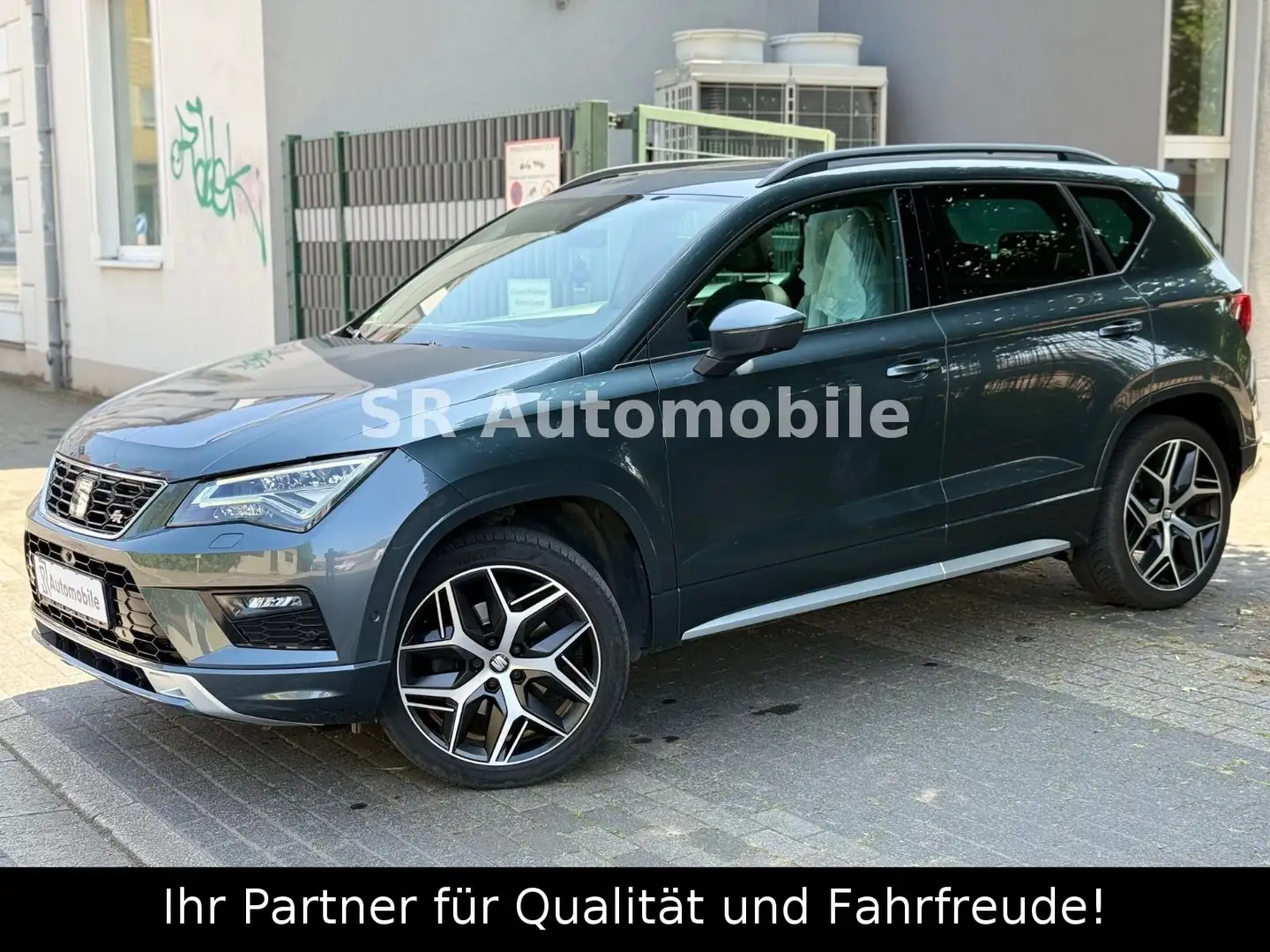 SEAT Ateca 2.0 FR 4Drive 1.HAND*AHK*NAVI*360°KAMERA Grau - 1