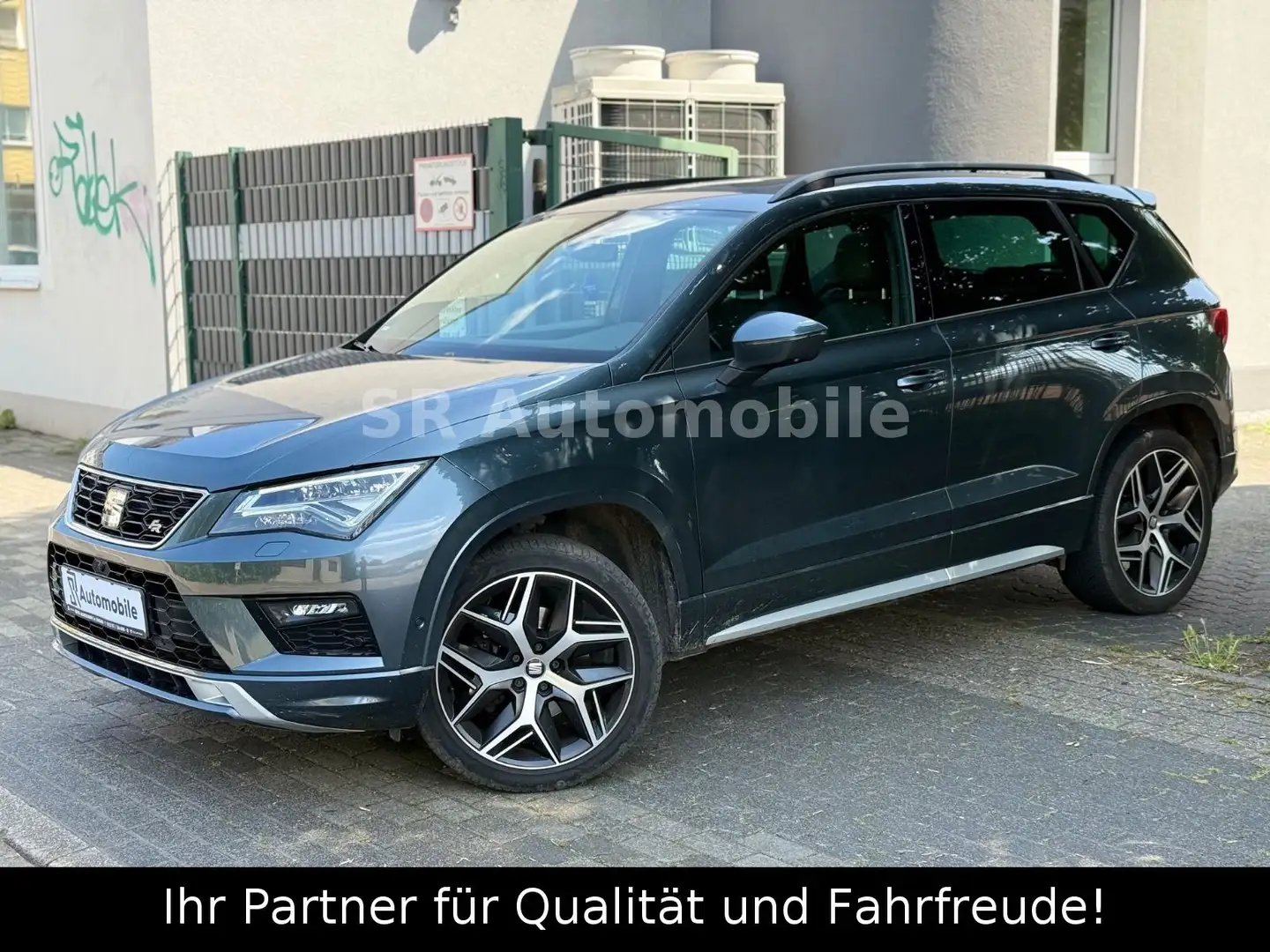 SEAT Ateca 2.0 FR 4Drive 1.HAND*AHK*NAVI*360 R.KAMERA Grijs - 1