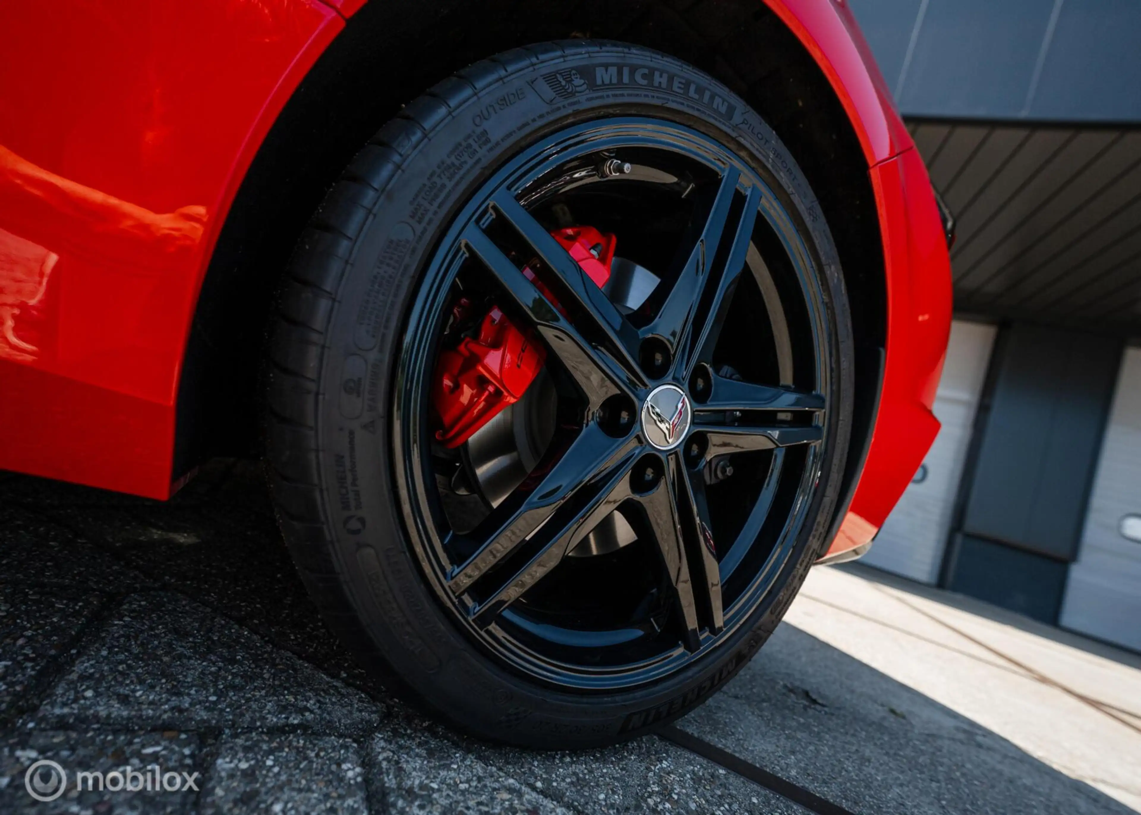 Chevrolet Corvette USA C8 Stingray — photo 13