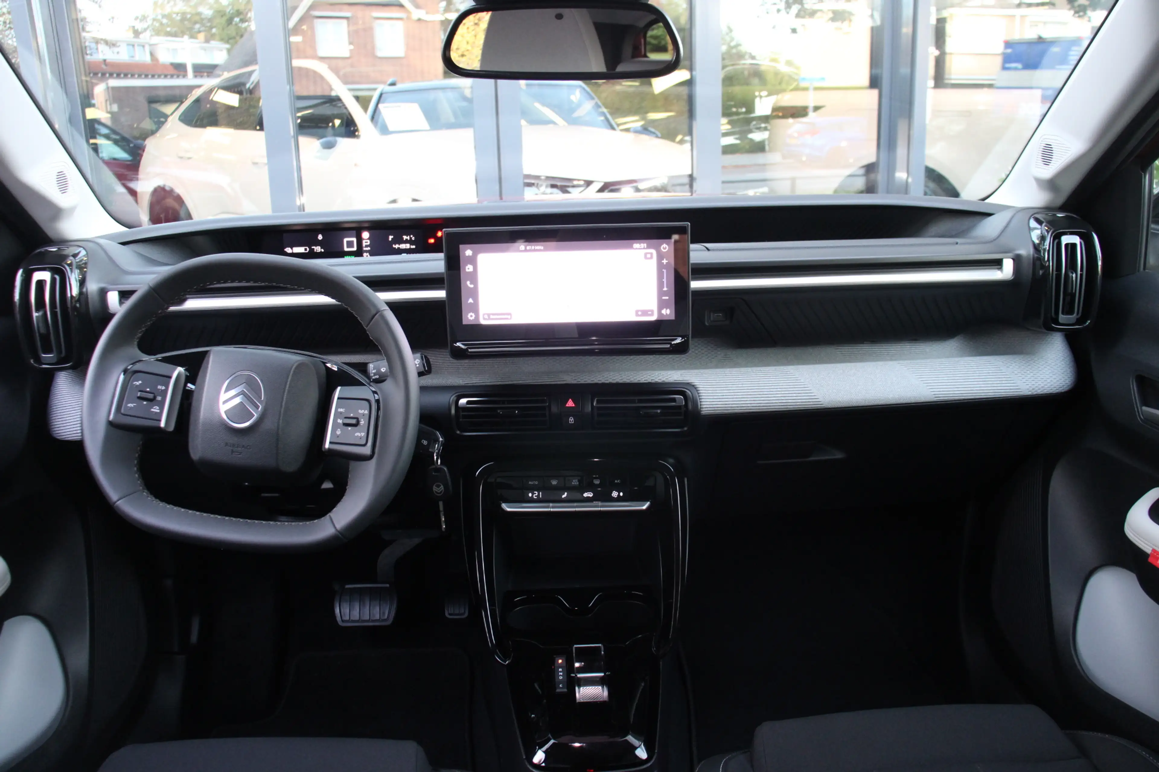 Citroen E-C3 Plus 113pk Comfort Range 44 kWh — photo 2