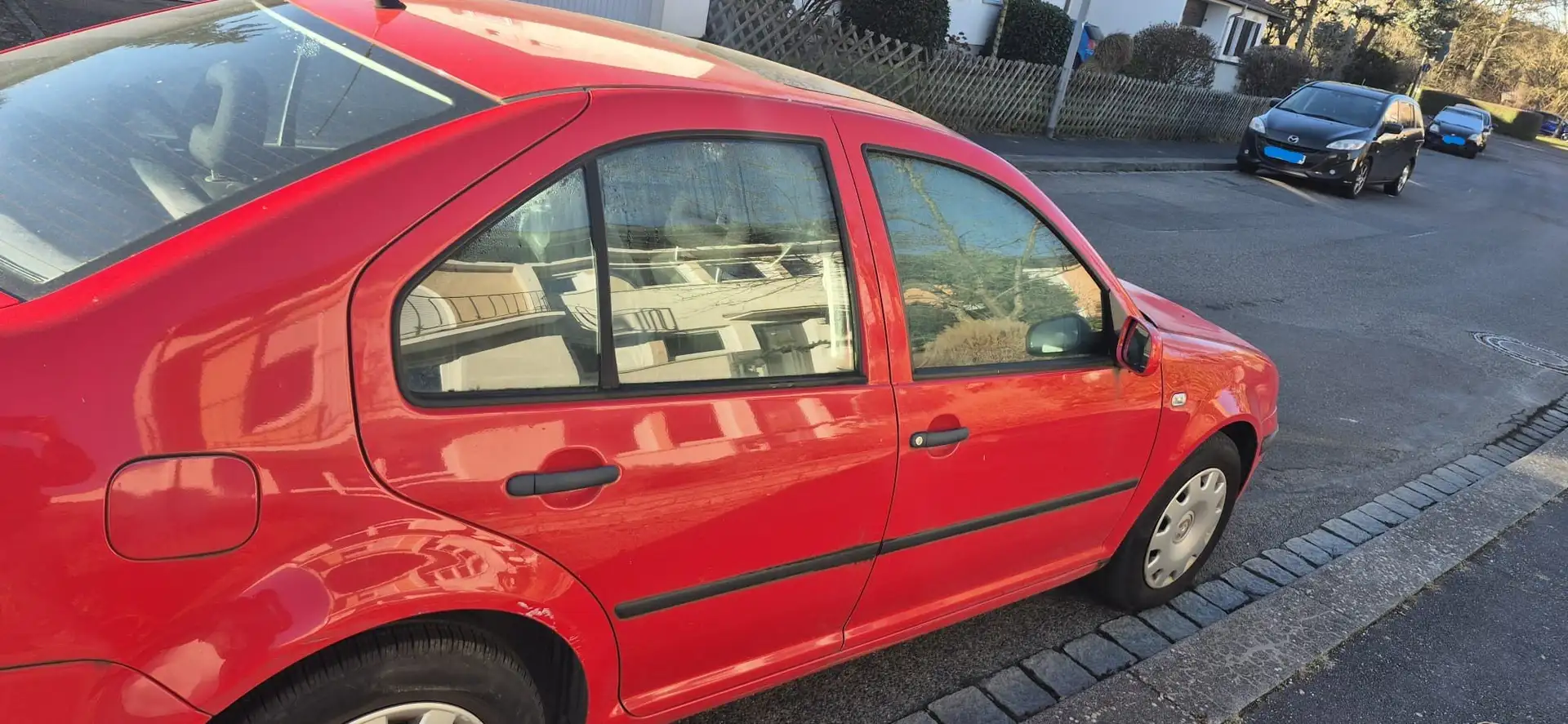 Volkswagen Bora 1.6 Trendline Automatik Rojo - 2