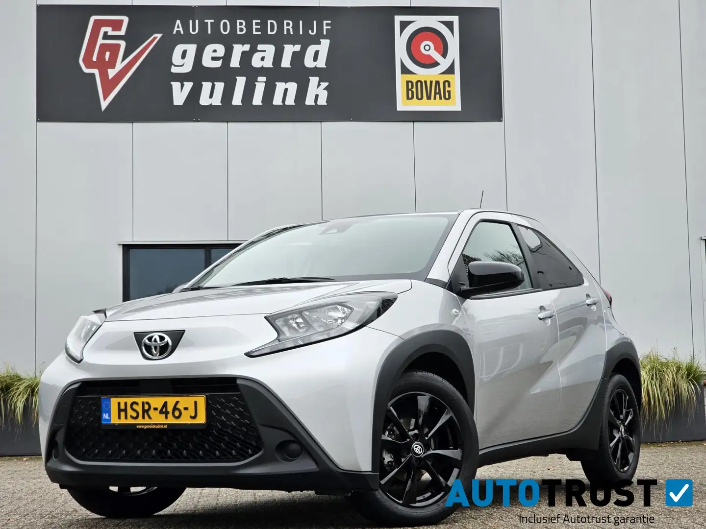 Toyota Aygo X 1.0 VVT-i Play ADAPTIVE CRUISE APPLE CARPLAY Grijs - 1