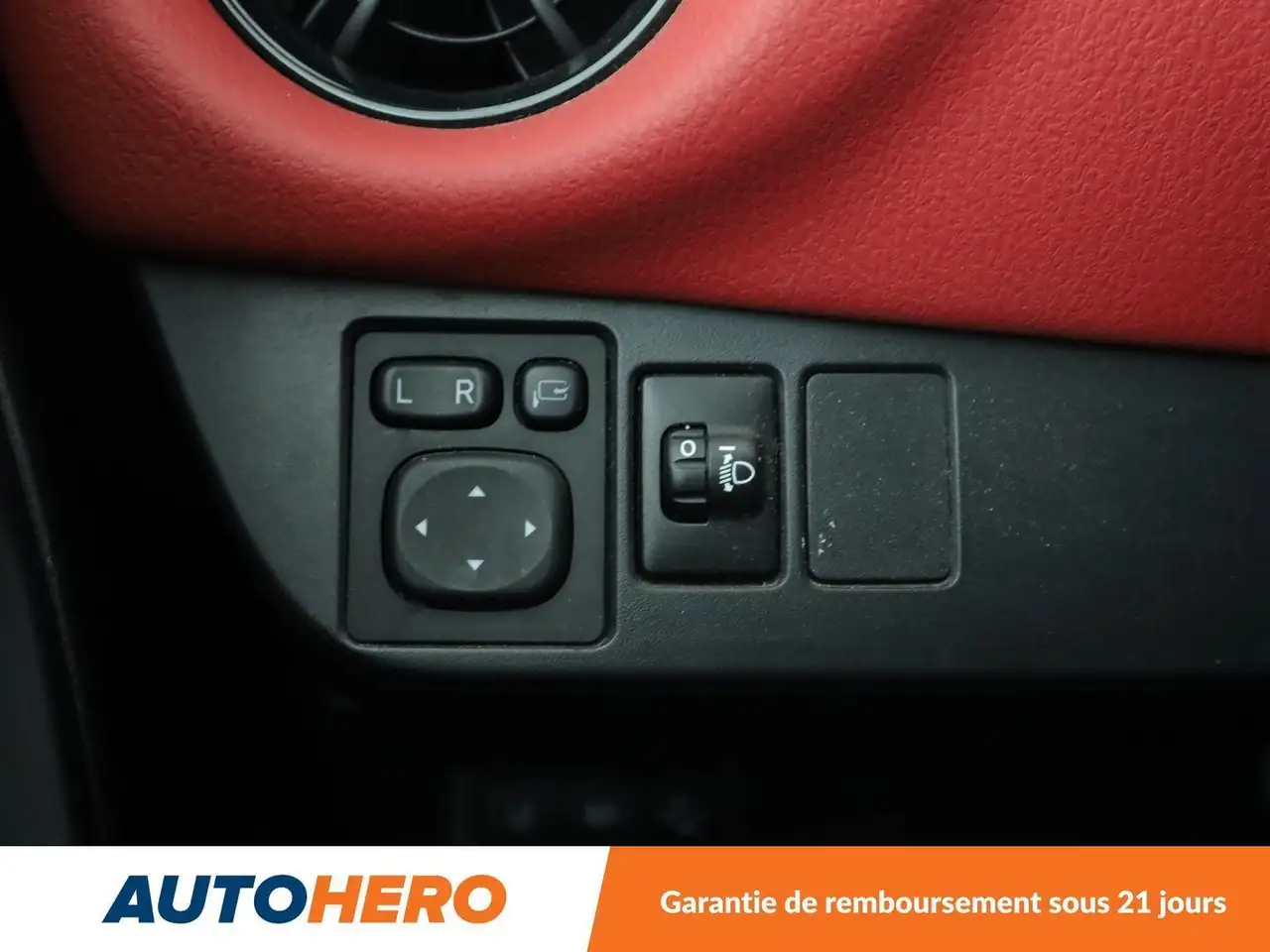 Toyota Yaris Yaris — photo 30