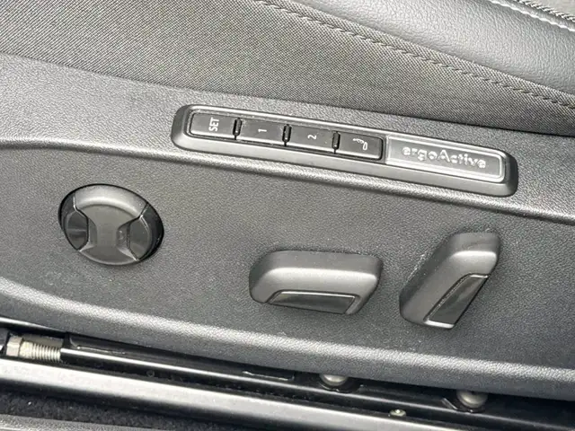 Volkswagen Golf view 21