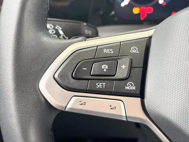 Volkswagen Golf view 23