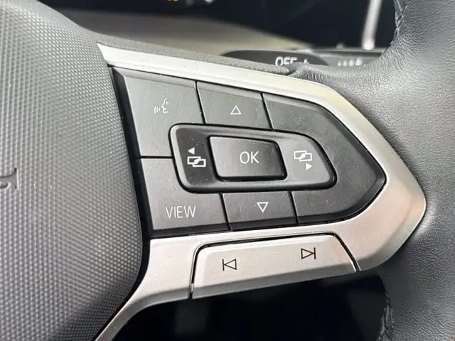 Volkswagen Golf view 24