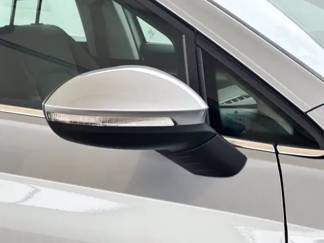 Volkswagen Golf view 16