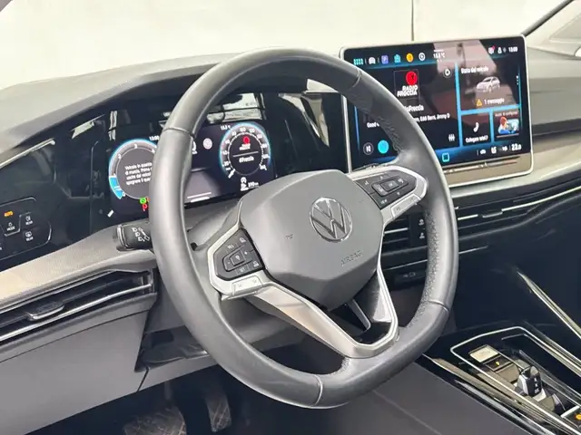 Volkswagen Golf view 19