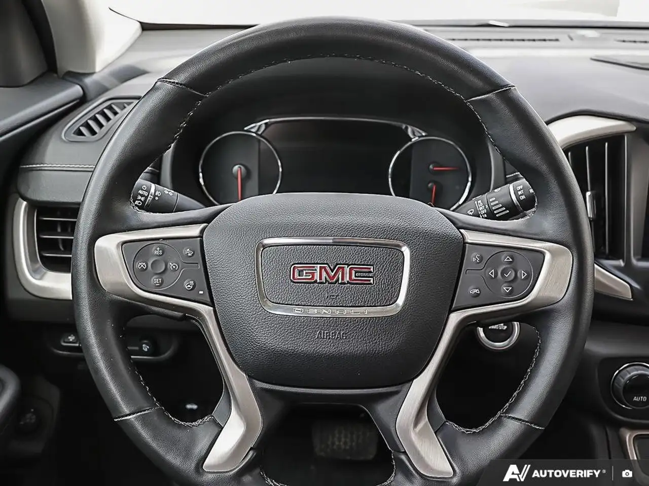 GMC Terrain снимка GMC Terrain