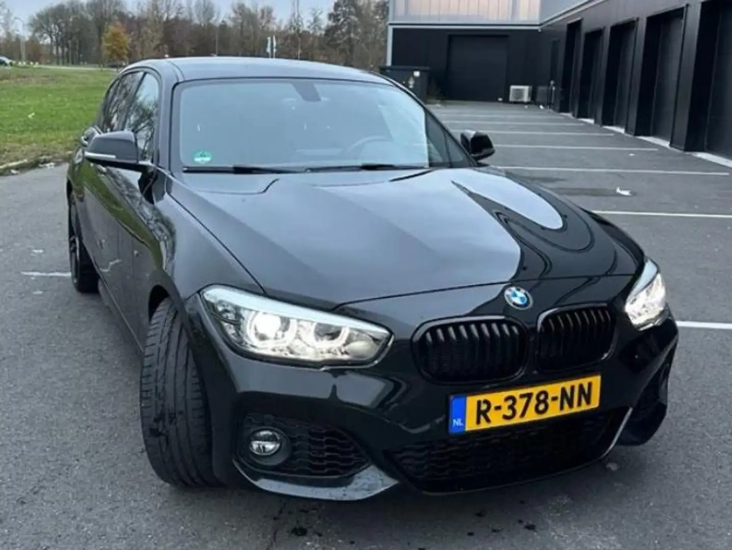BMW 118 118i Edition Sp.Ex. M Zwart - 1