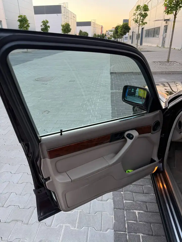 BMW 750i, foto 12