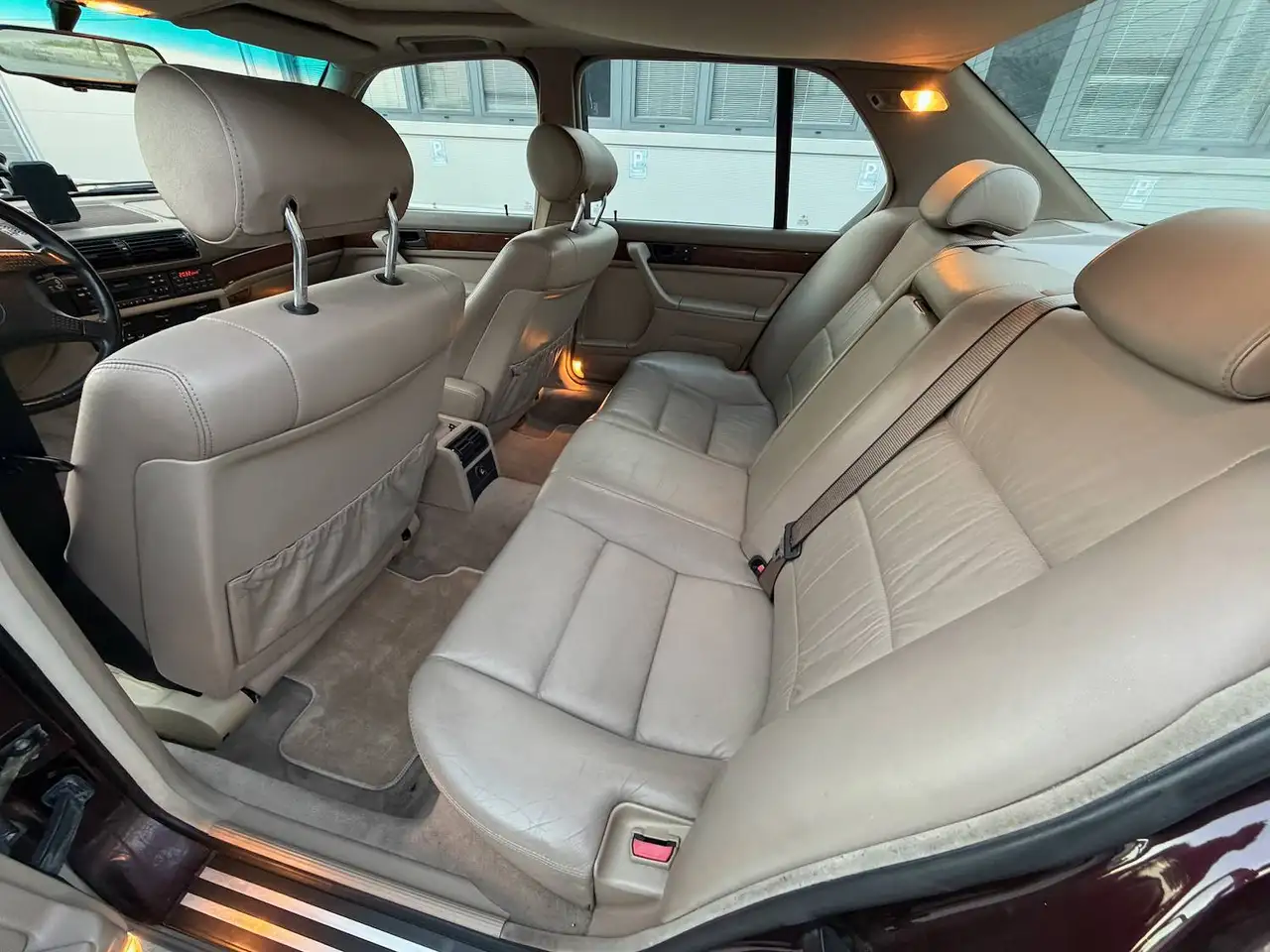 BMW 750i, foto 11