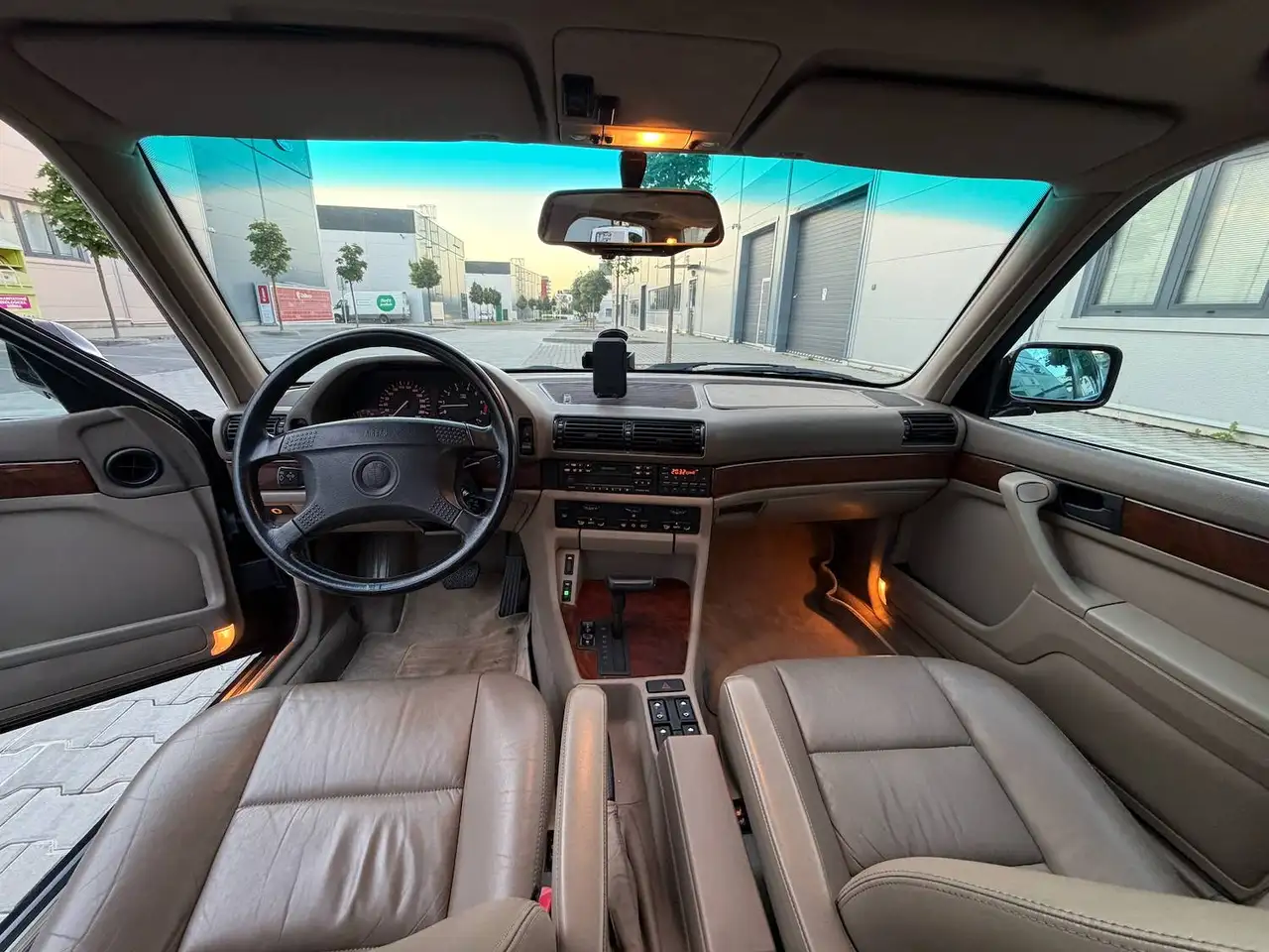 BMW 750i, foto 10