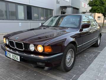 750i