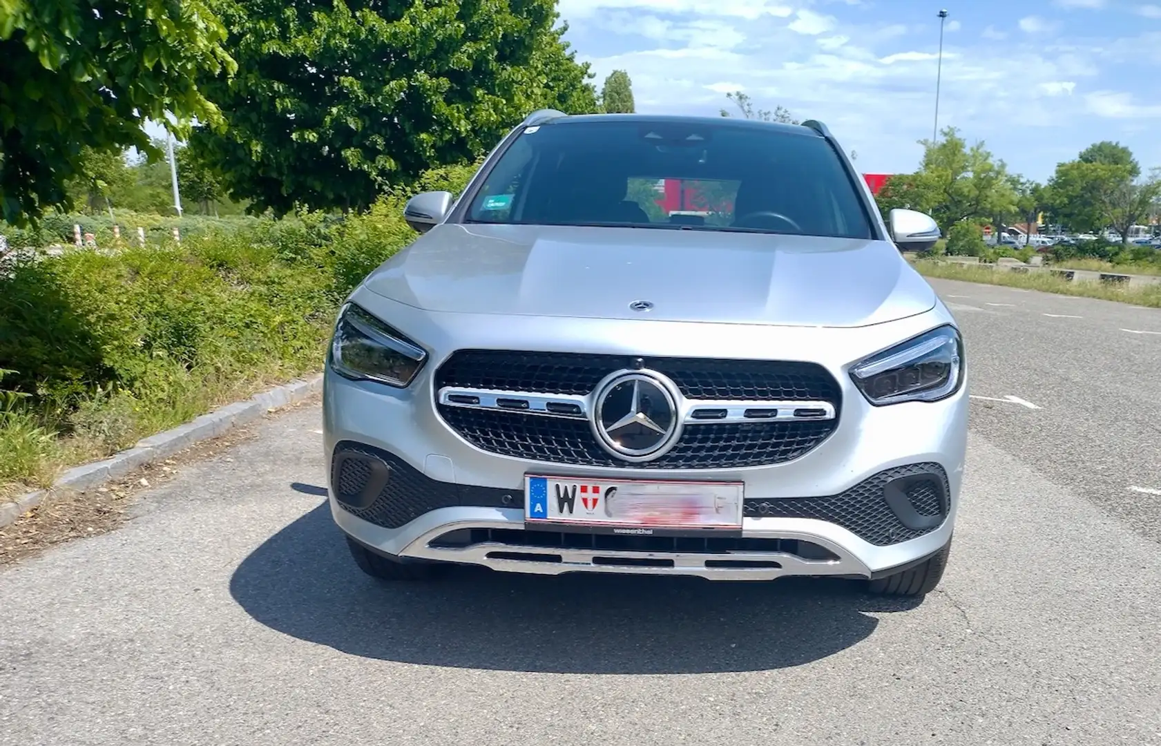 Mercedes-Benz GLA 250 GLA 250e PHEV Aut. Silber - 1