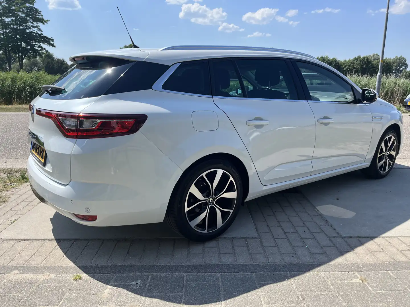 Renault Megane Estate 1.3 TCe 140 PK Bose /Dealer onderhouden/ St Alb - 2