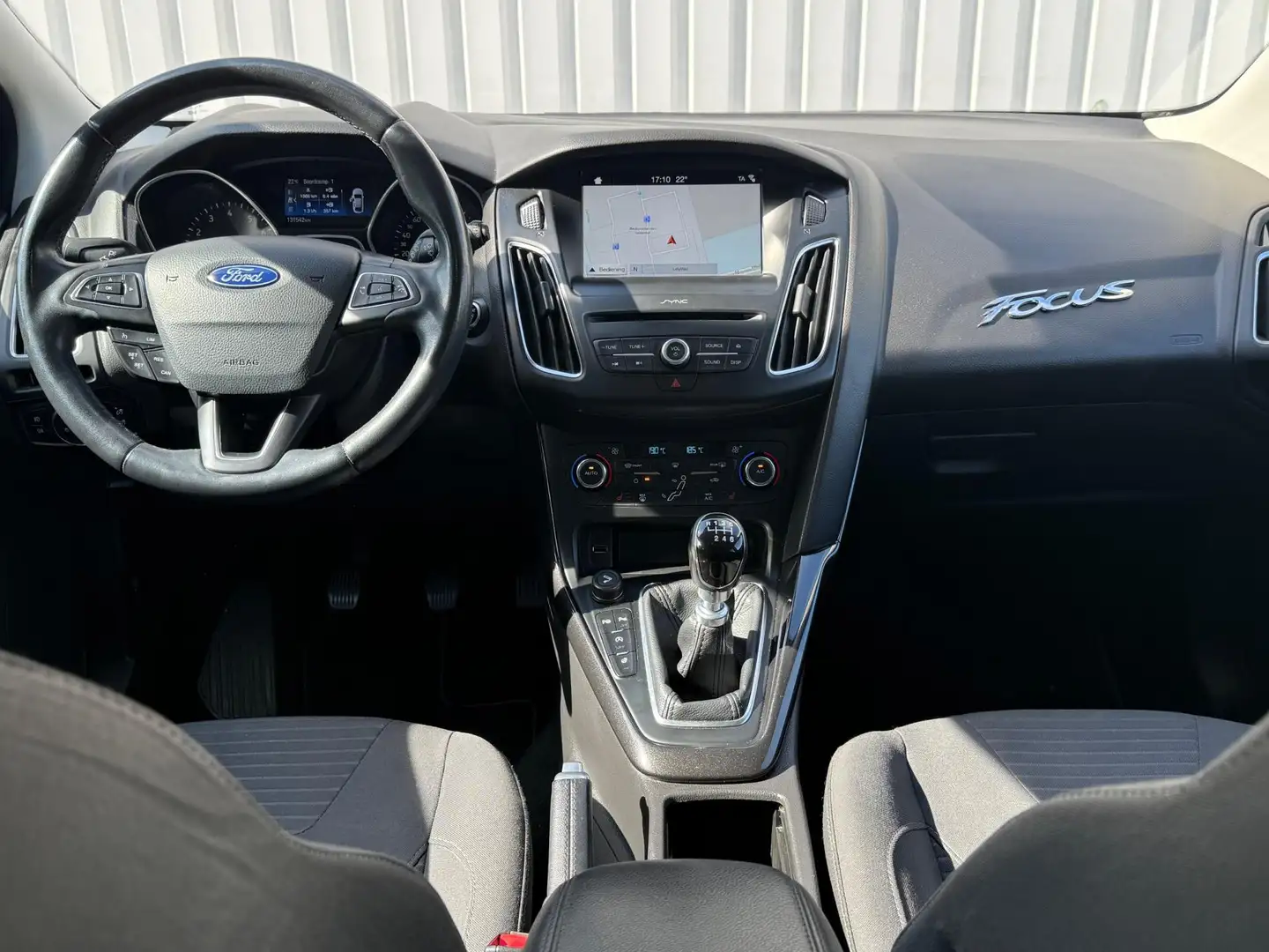 Ford Focus Wagon 1.0 Titanium 125PK,Trekhaak,Climate,Navi,Cam Чорний - 2