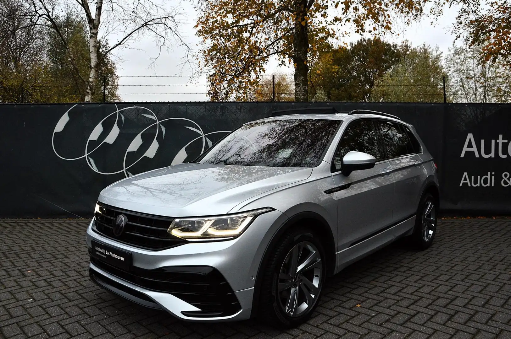 Volkswagen Tiguan 1.5 TSI |R-Line|Black Style|Panoramadak|Virtual Co Gris - 1