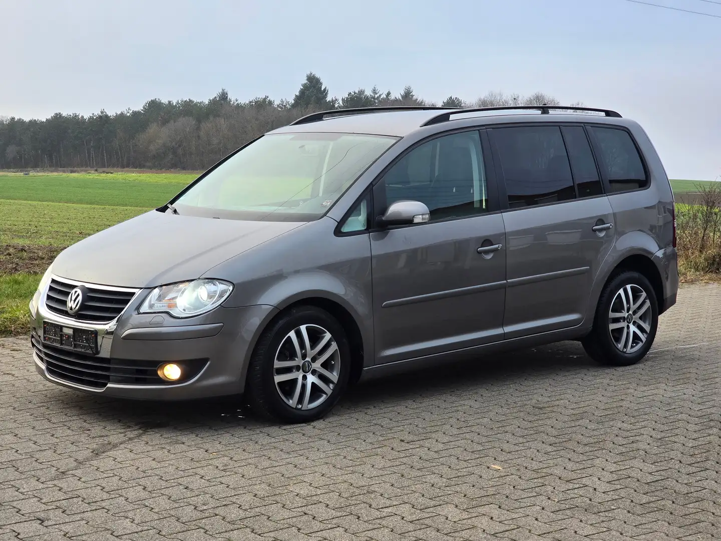 Volkswagen Touran Trendline Gris - 1