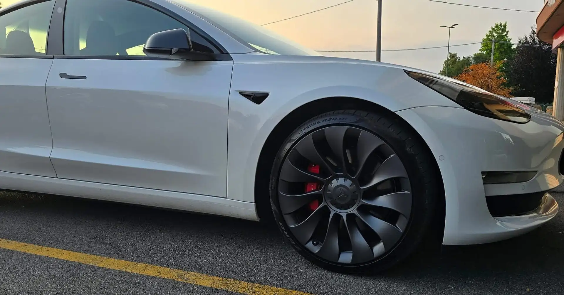 Tesla Sonstige Performance - 1