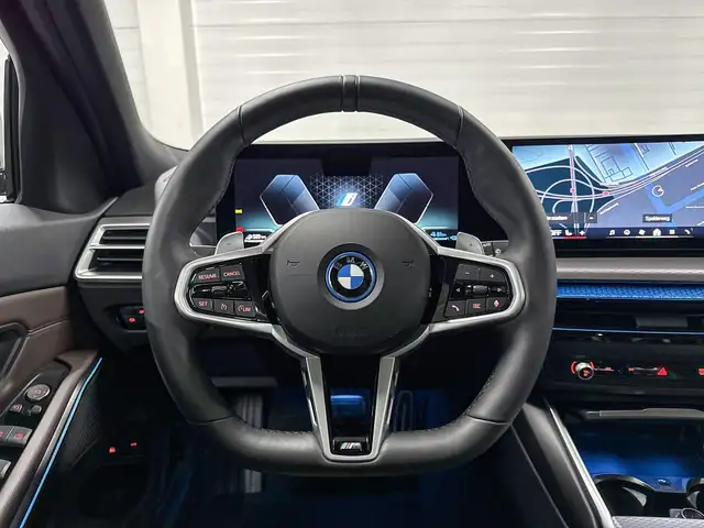 BMW 3 Series view 13